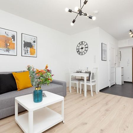 Elegancki Apartment Z Parkingiem By Noclegi Renters Varşovia Exterior foto